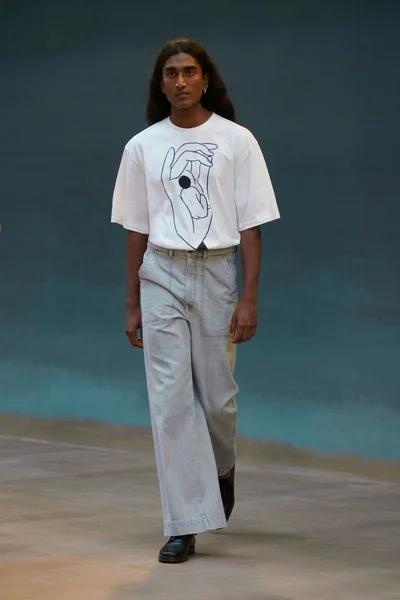 Look 23